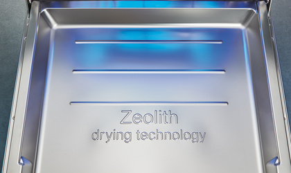 Zeolith Trocknen – Für glänzende Spülergebnisse bei Elektro Sambeth in Ochsenfurt-Hopferstadt